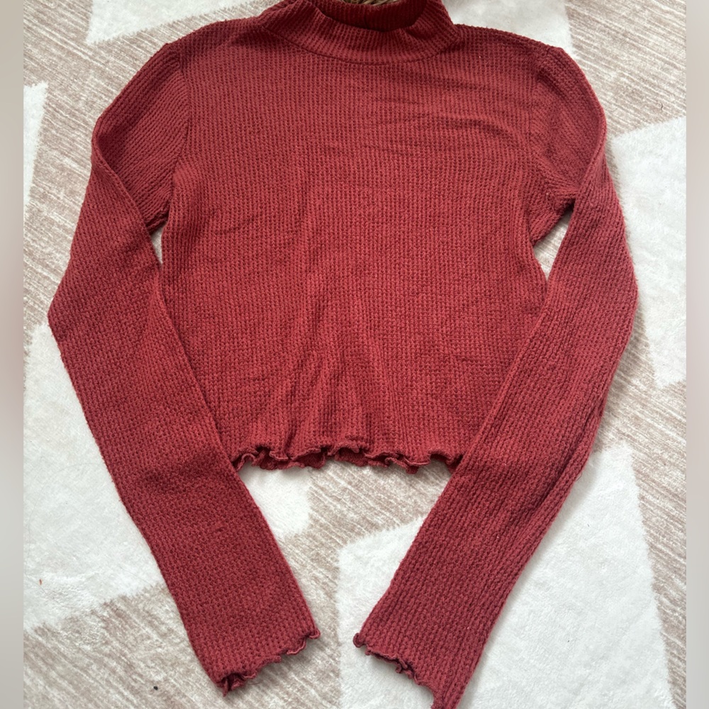Caution To The Wind size small cropped long sleeve